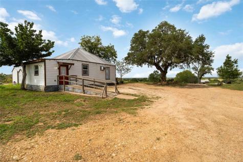 227 Henderson Lane Lockhart TX 78644