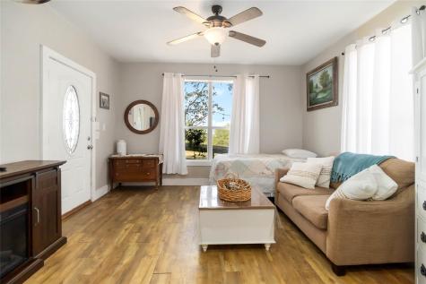 227 Henderson Lane Lockhart TX 78644
