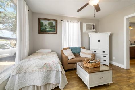 227 Henderson Lane Lockhart TX 78644