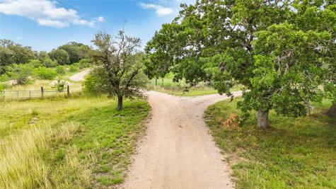 227 Henderson Lane Lockhart TX 78644