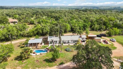 227 Henderson Lane Lockhart TX 78644