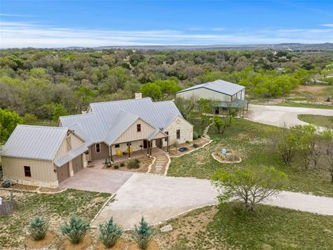 1503 Funf Kinder Road Fredericksburg TX 78624