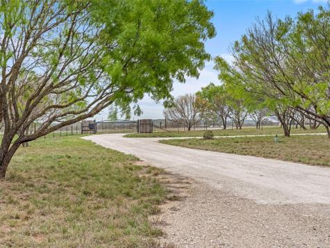 1503 Funf Kinder Road Fredericksburg TX 78624