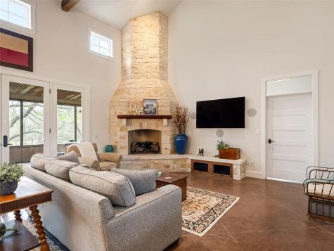 1503 Funf Kinder Road Fredericksburg TX 78624