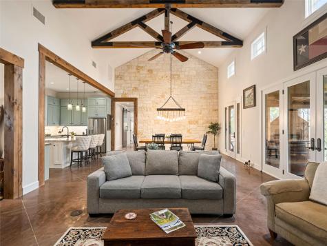 1503 Funf Kinder Road Fredericksburg TX 78624