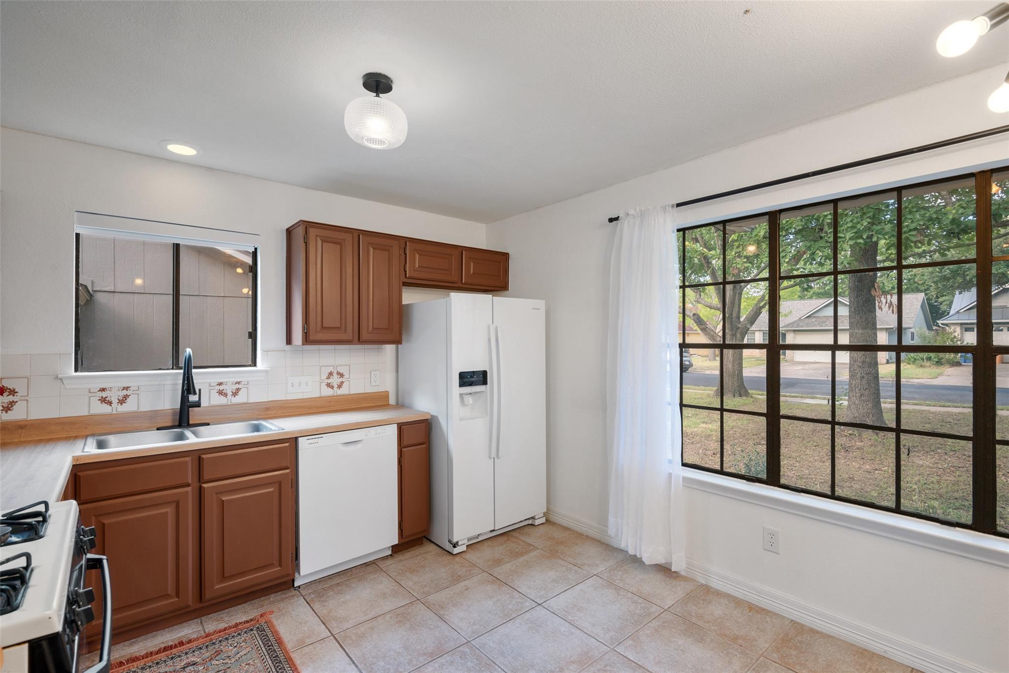 9833 Briar Ridge Drive Austin TX 78748