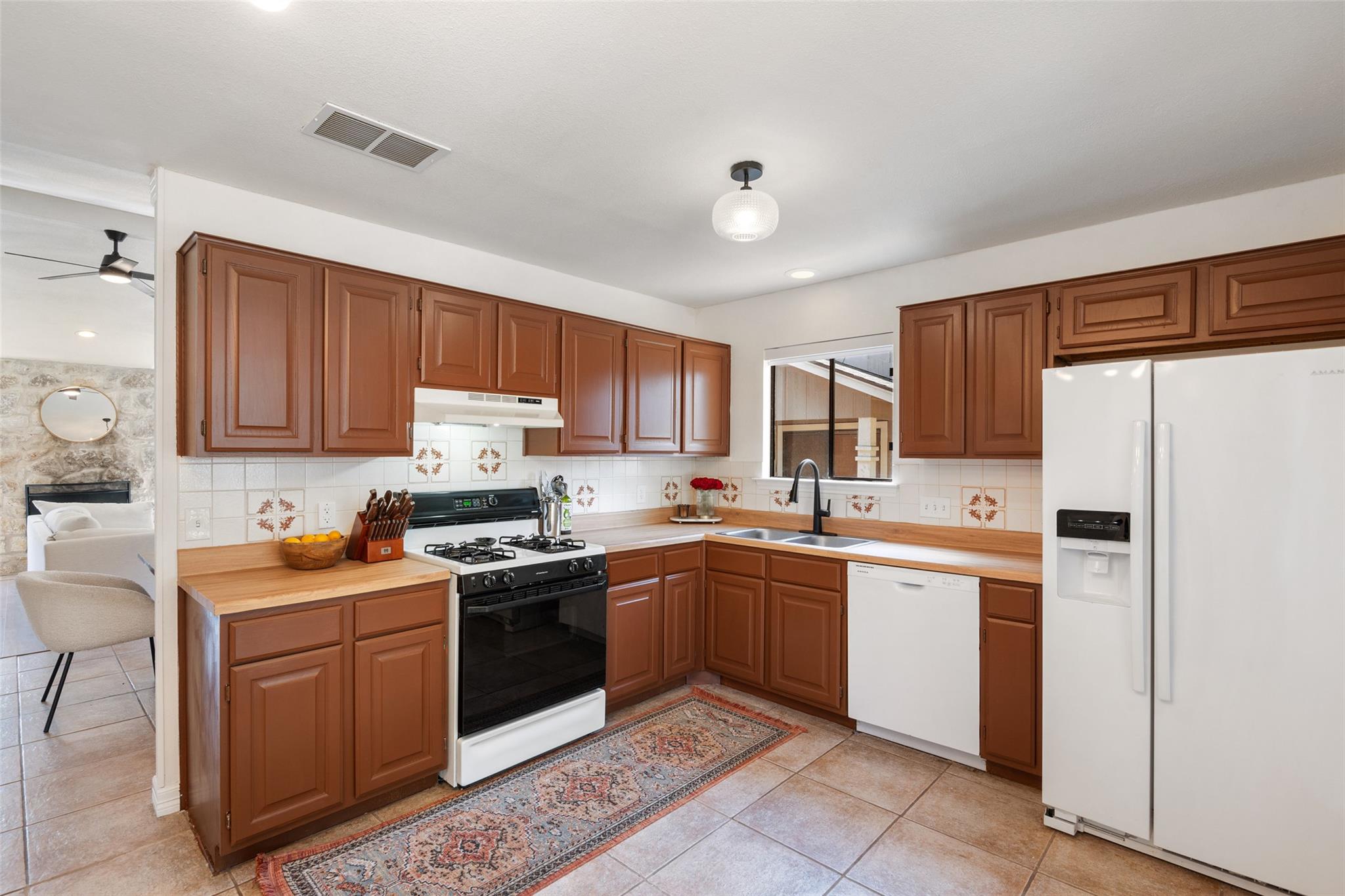 9833 Briar Ridge Drive Austin TX 78748