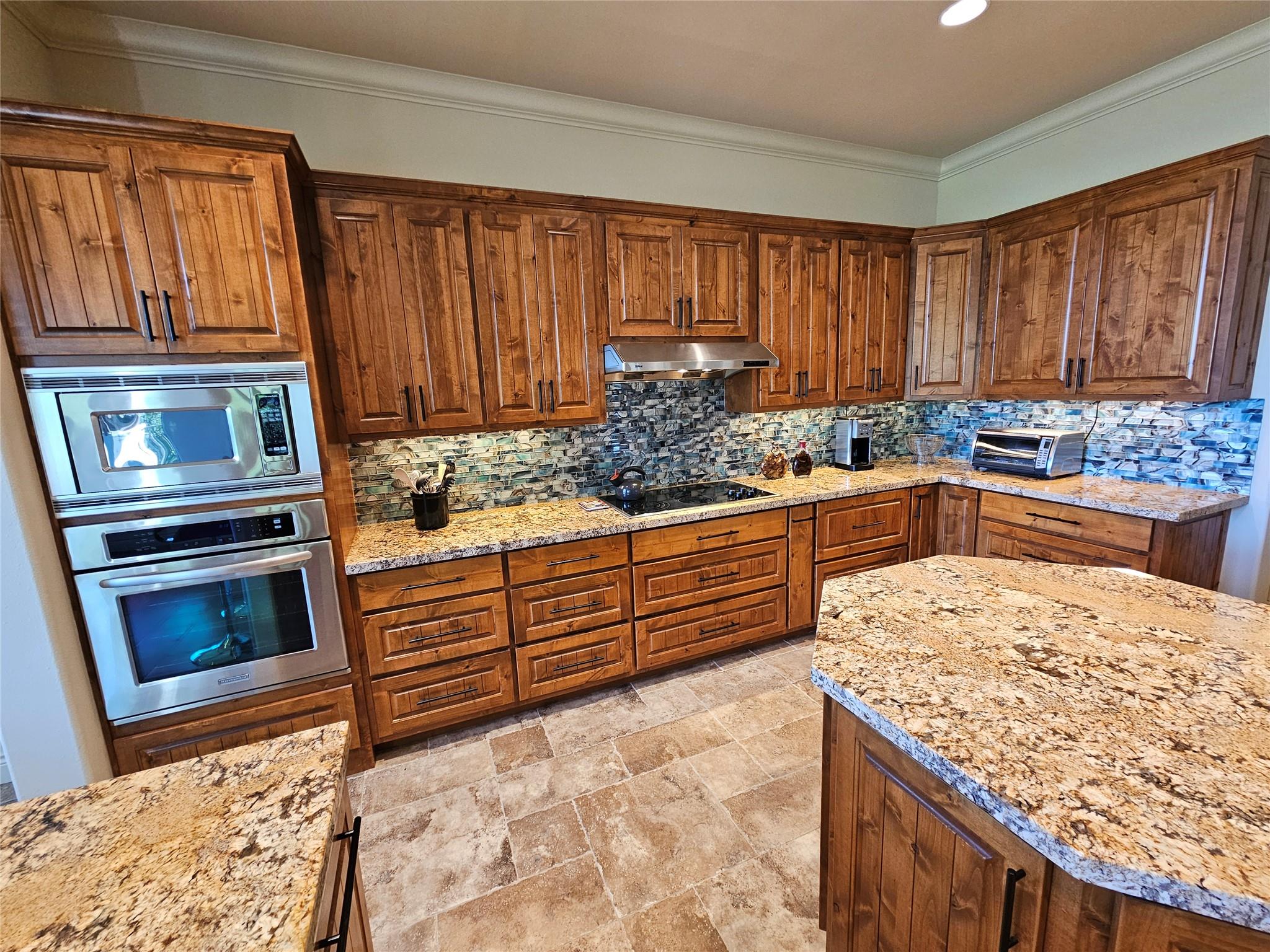 1231 Lake Shore Drive Spicewood TX 78669