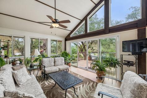 300 Bluff Road Spicewood TX 78669