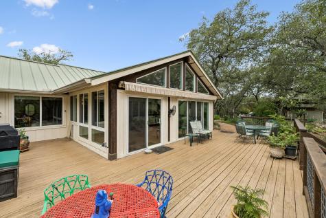 300 Bluff Road Spicewood TX 78669