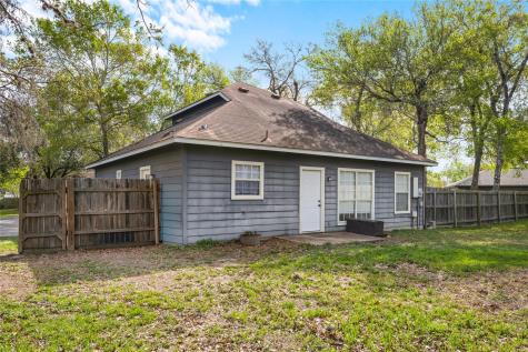301 Buckeye Trail La Grange TX 78945