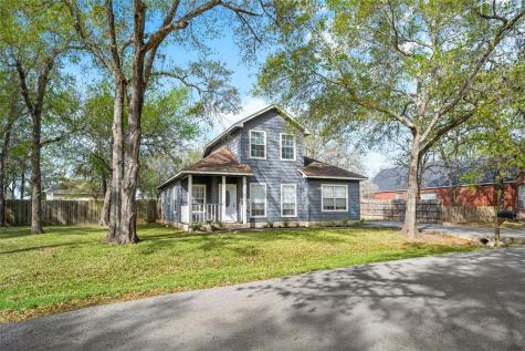 301 Buckeye Trail La Grange TX 78945