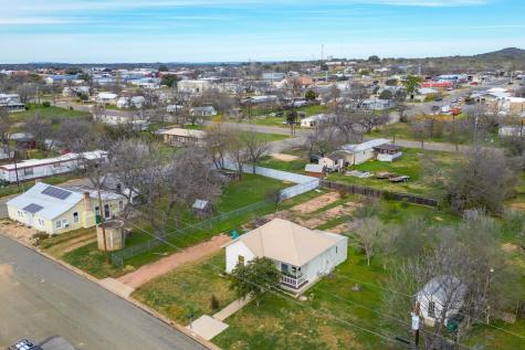 305 W Tarrant Street Llano TX 78643