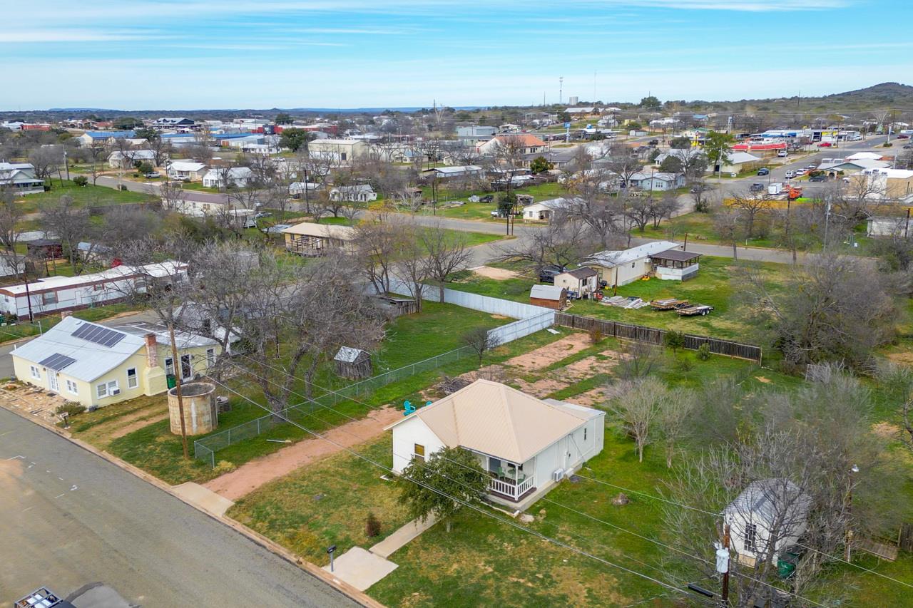 305 W Tarrant Street Llano TX 78643