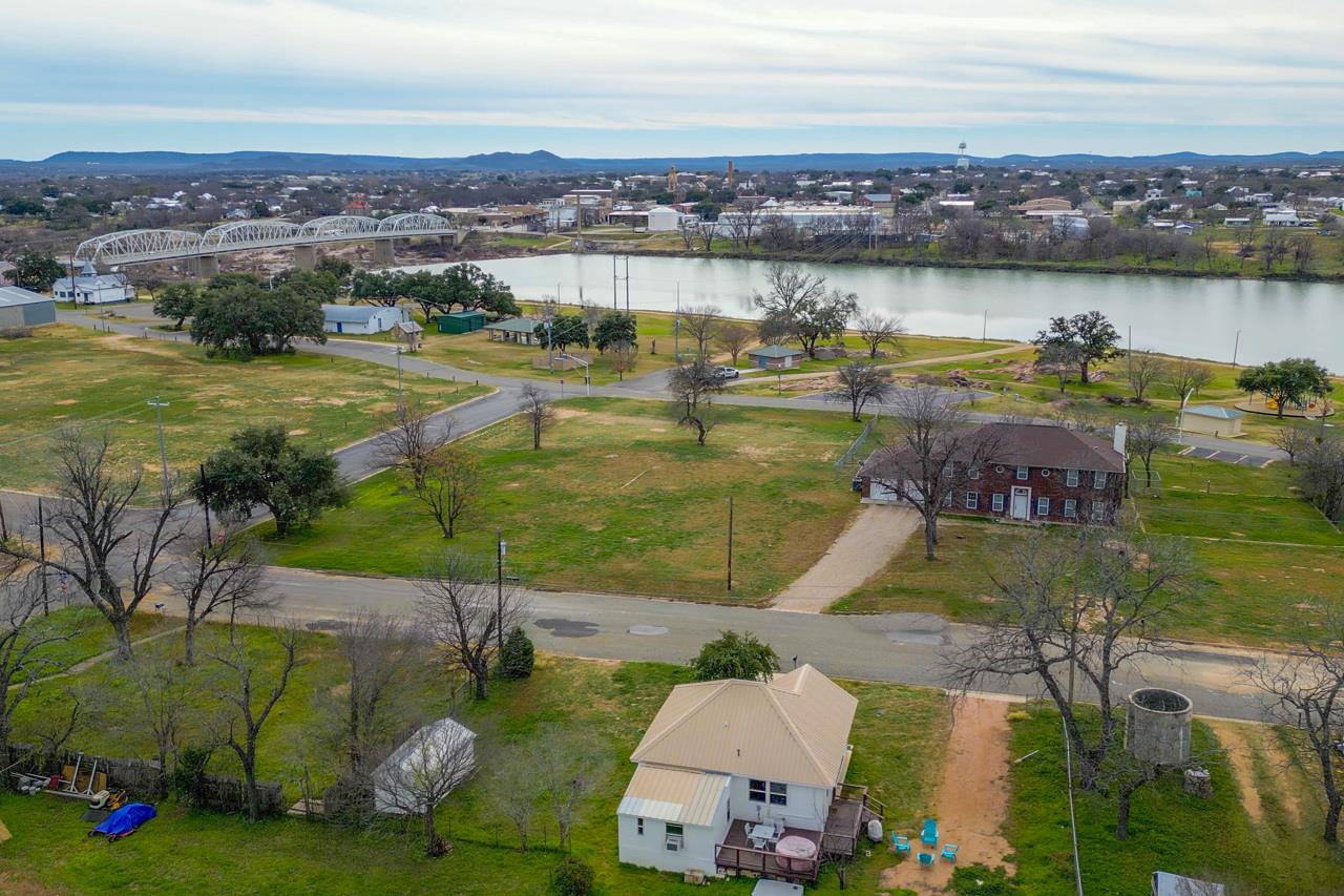 305 W Tarrant Street Llano TX 78643