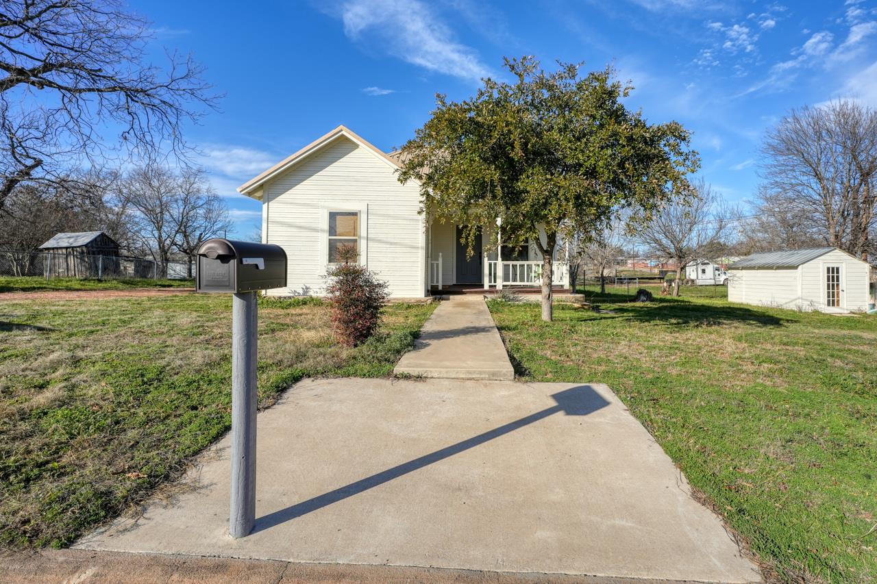 305 W Tarrant Street Llano TX 78643