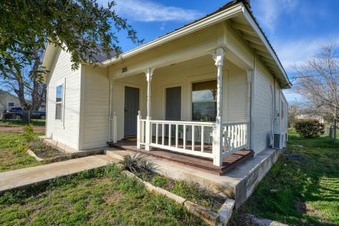 305 W Tarrant Street Llano TX 78643