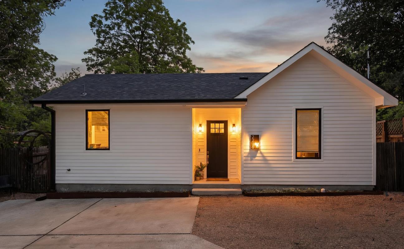 2216 Lindell Avenue Austin TX 78704