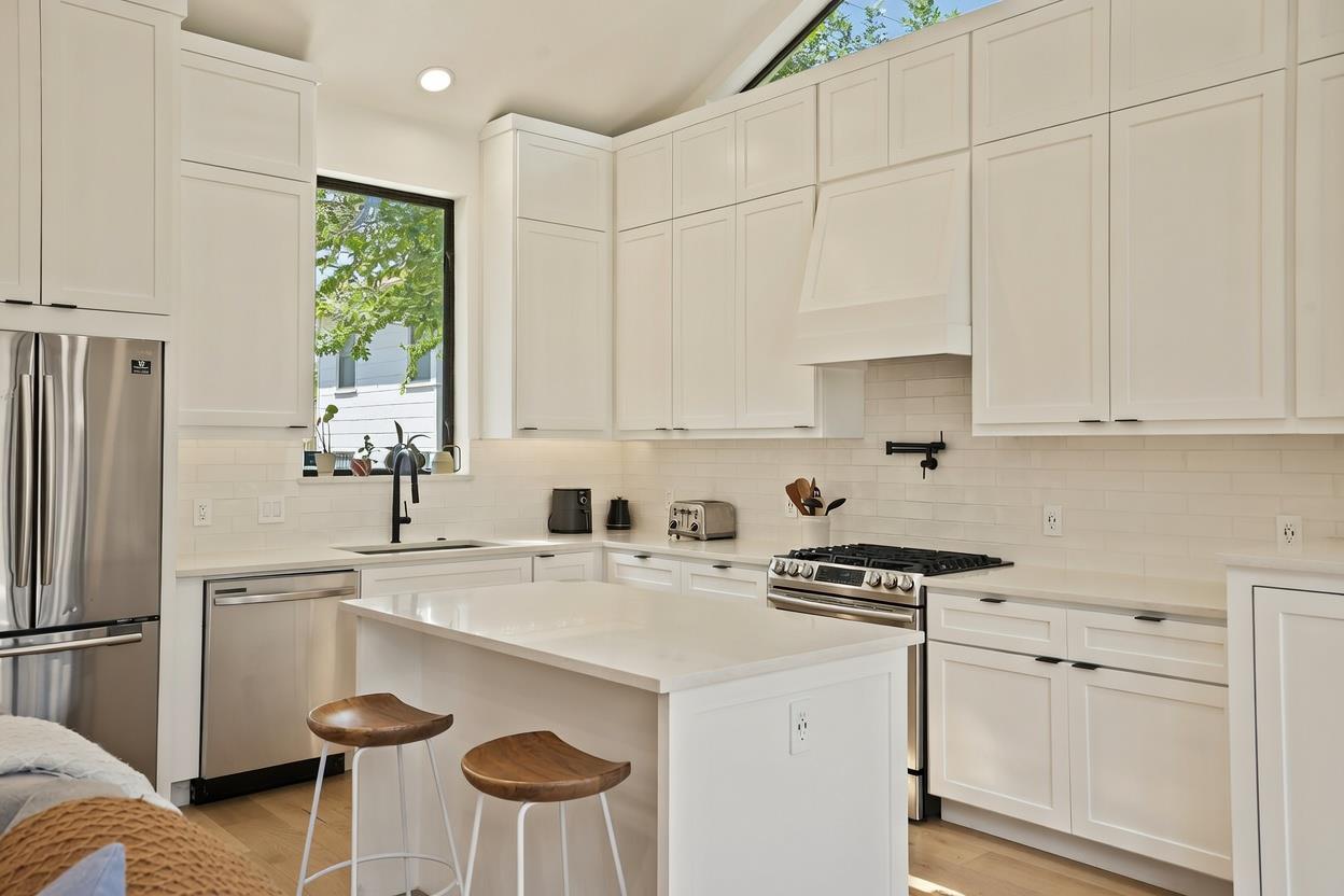 2216 Lindell Avenue Austin TX 78704