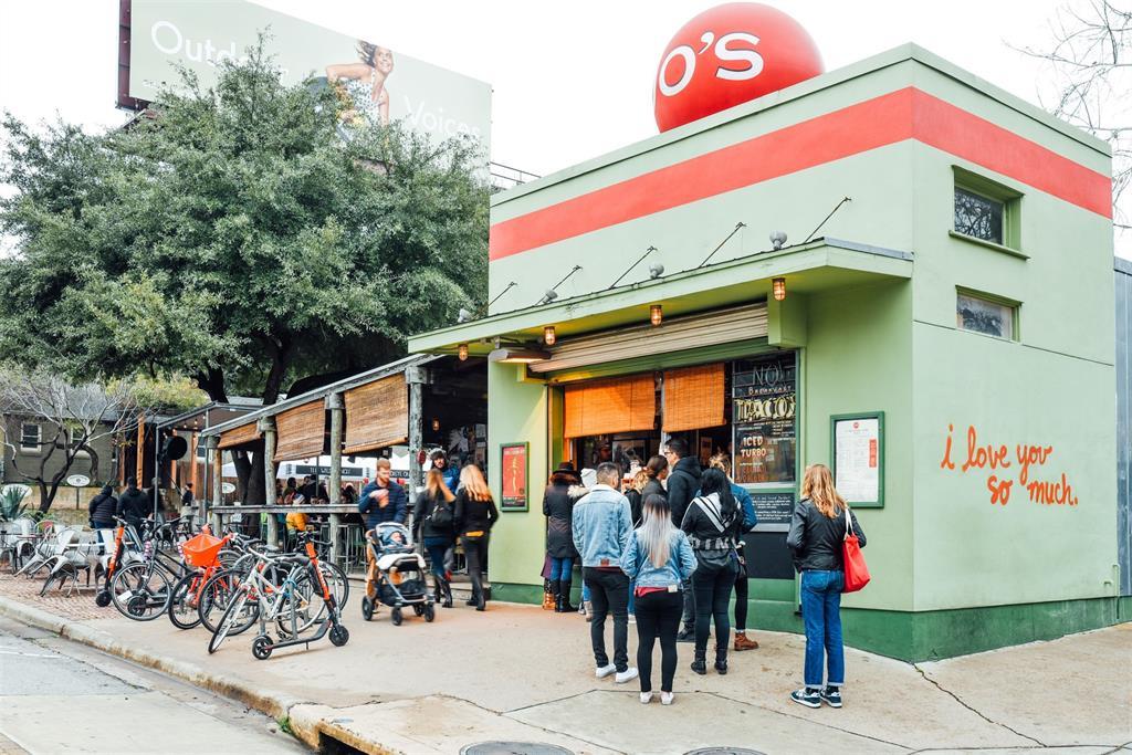 2216 Lindell Avenue Austin TX 78704