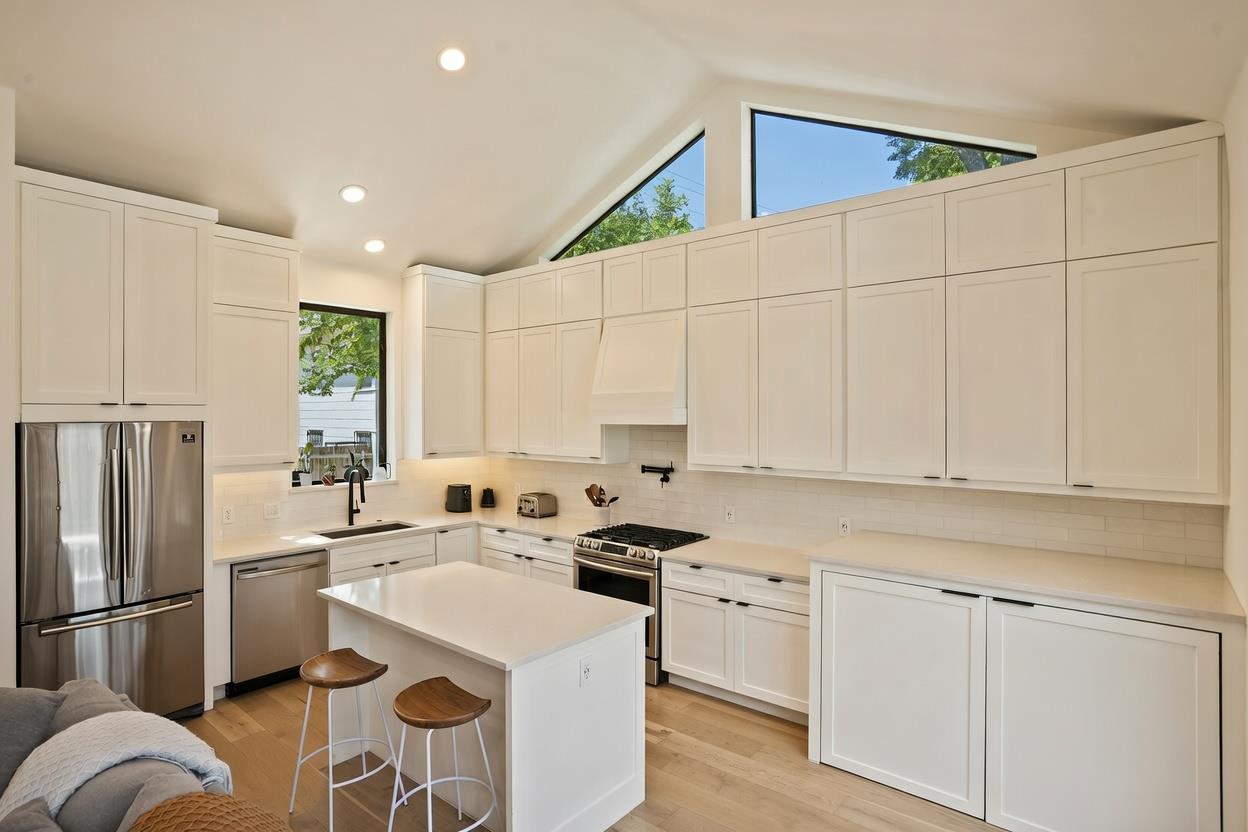 2216 Lindell Avenue Austin TX 78704
