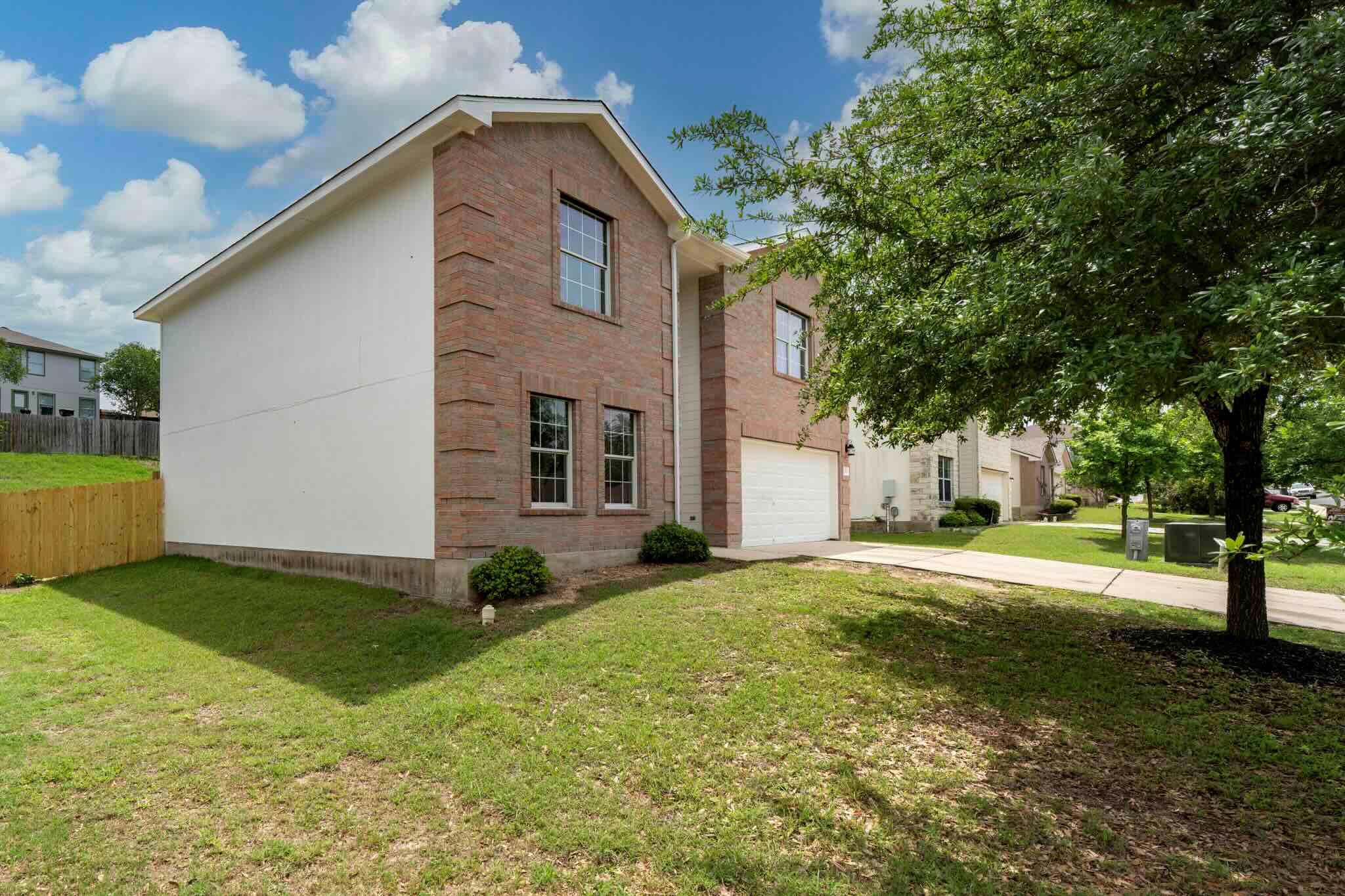 208 Dandelion Loop Kyle TX 78640
