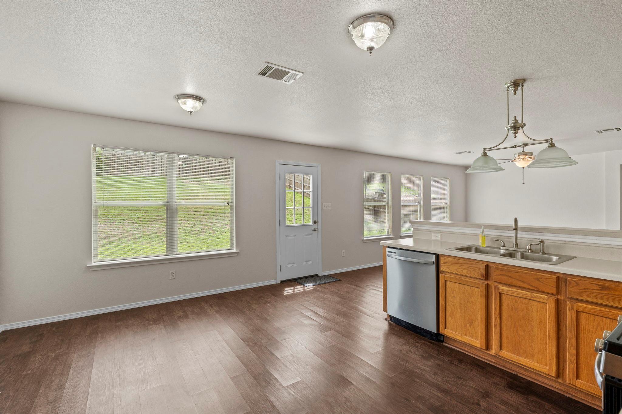 208 Dandelion Loop Kyle TX 78640