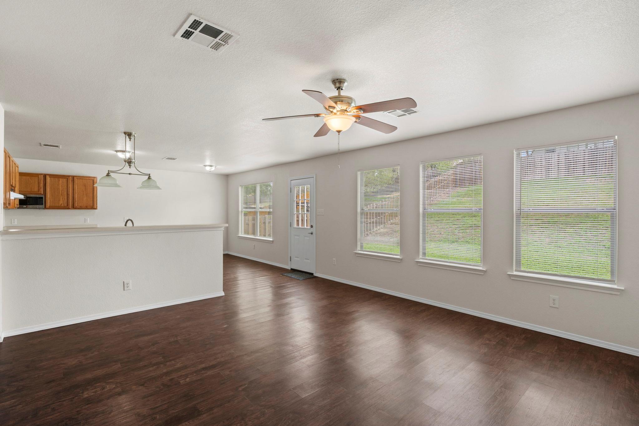 208 Dandelion Loop Kyle TX 78640