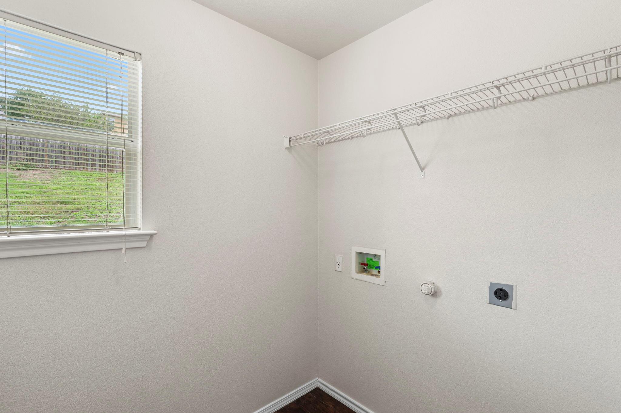 208 Dandelion Loop Kyle TX 78640