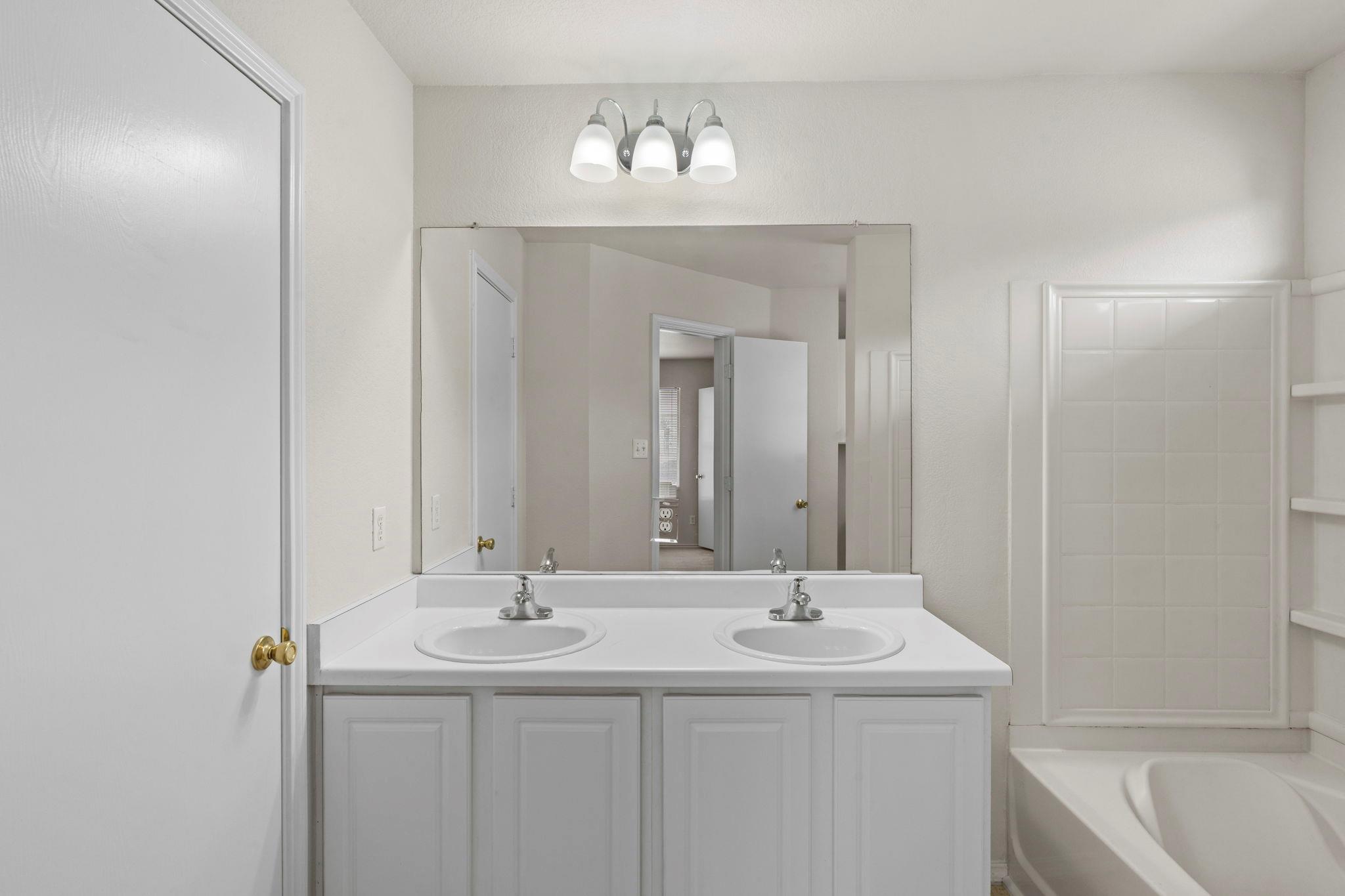 208 Dandelion Loop Kyle TX 78640