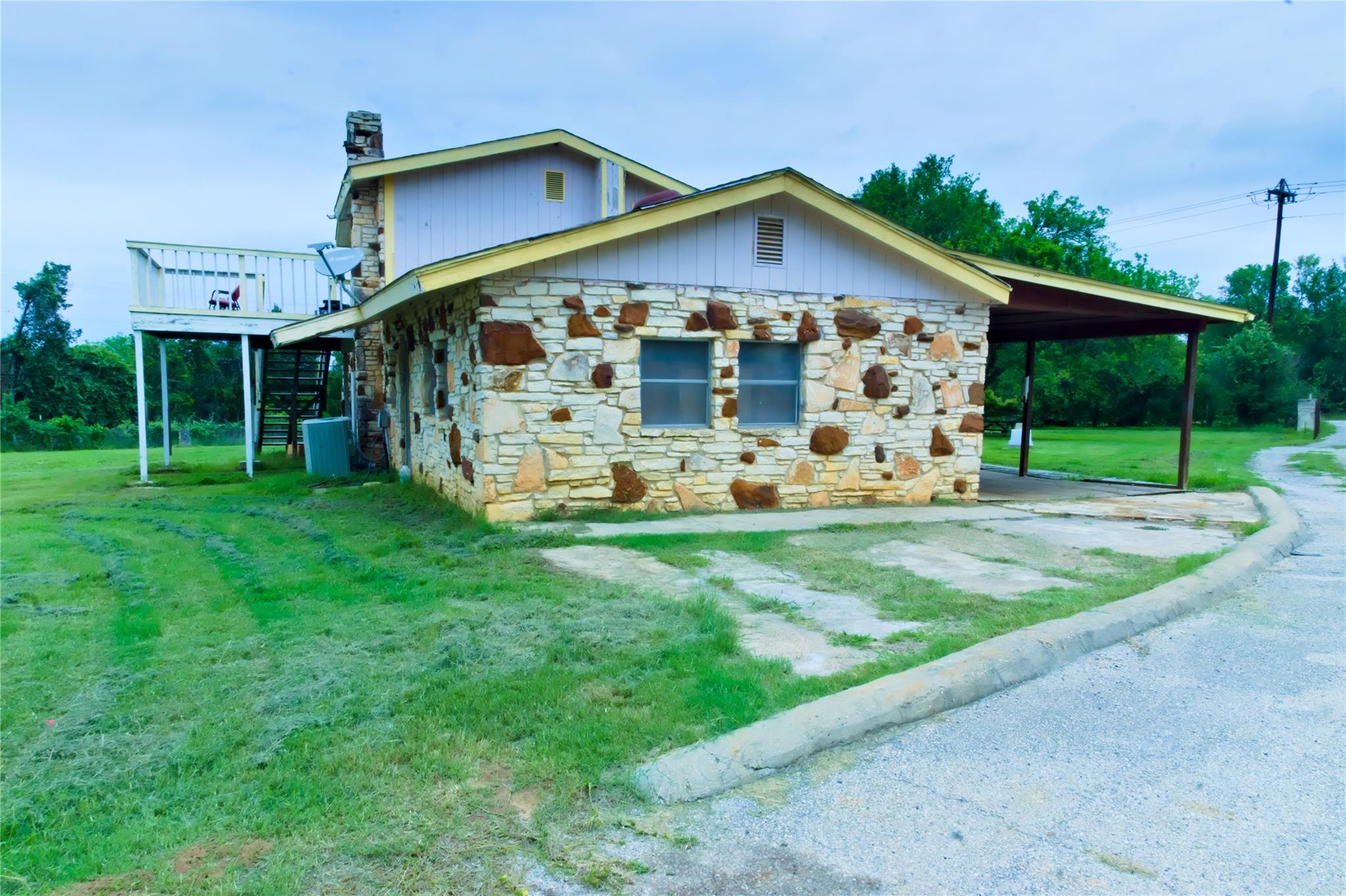 109 Wayside Drive Elgin TX 78621