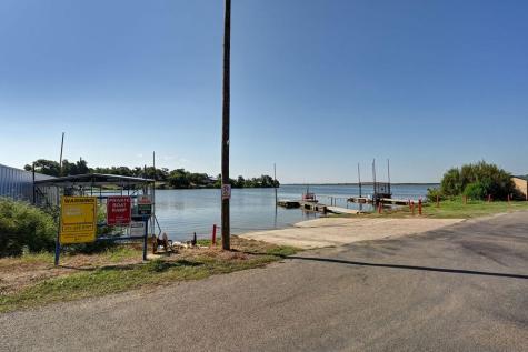 611 Lakeshore Loop Tow TX 78672