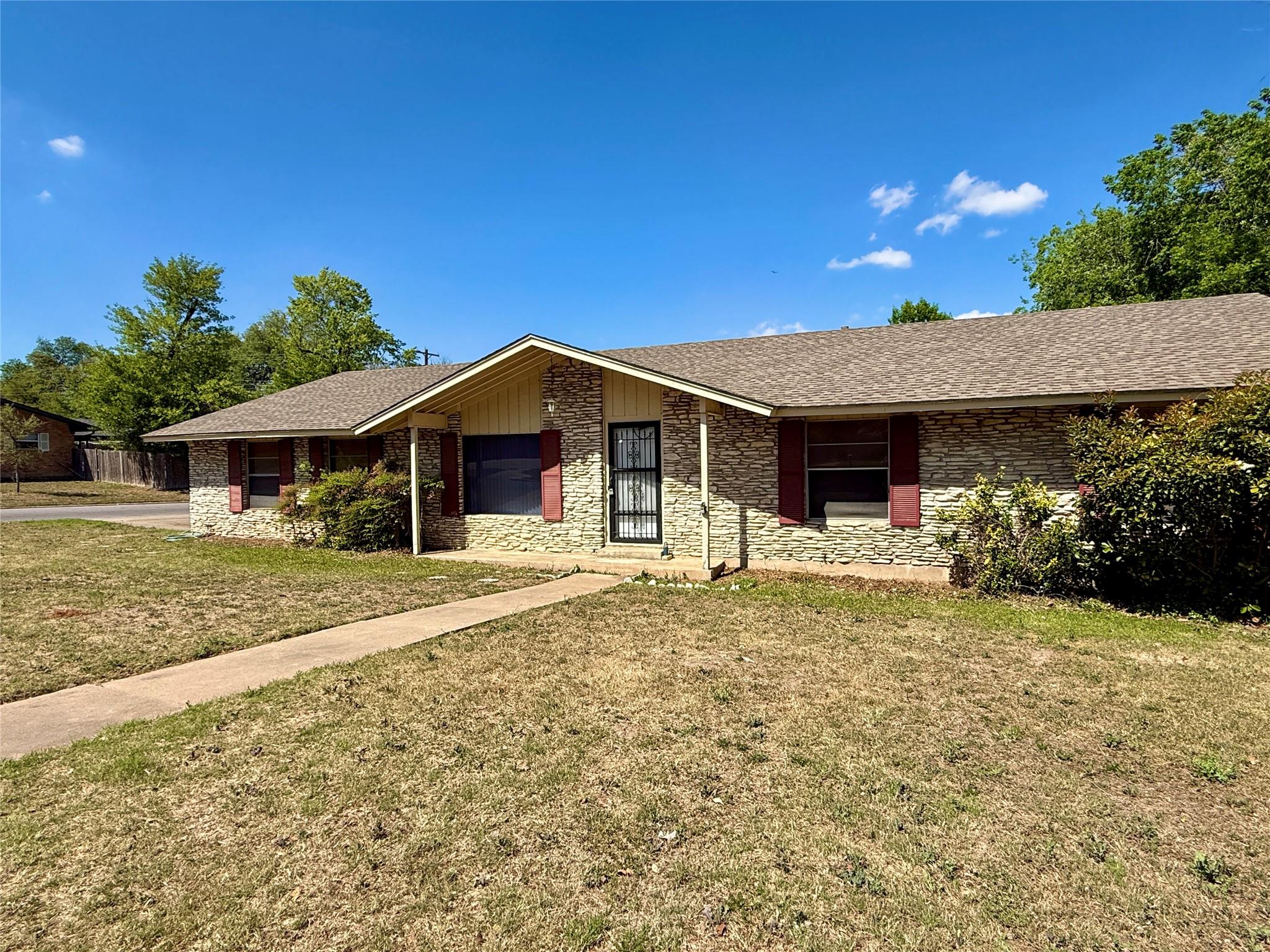 1000 Hollybluff Street Austin TX 78753