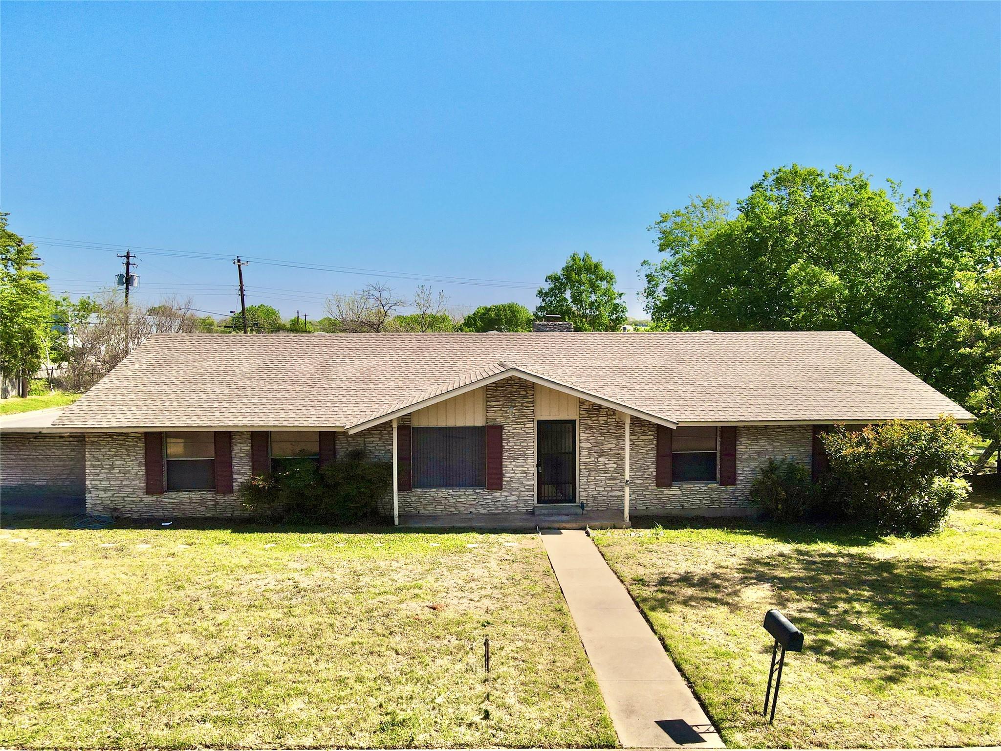 1000 Hollybluff Street Austin TX 78753