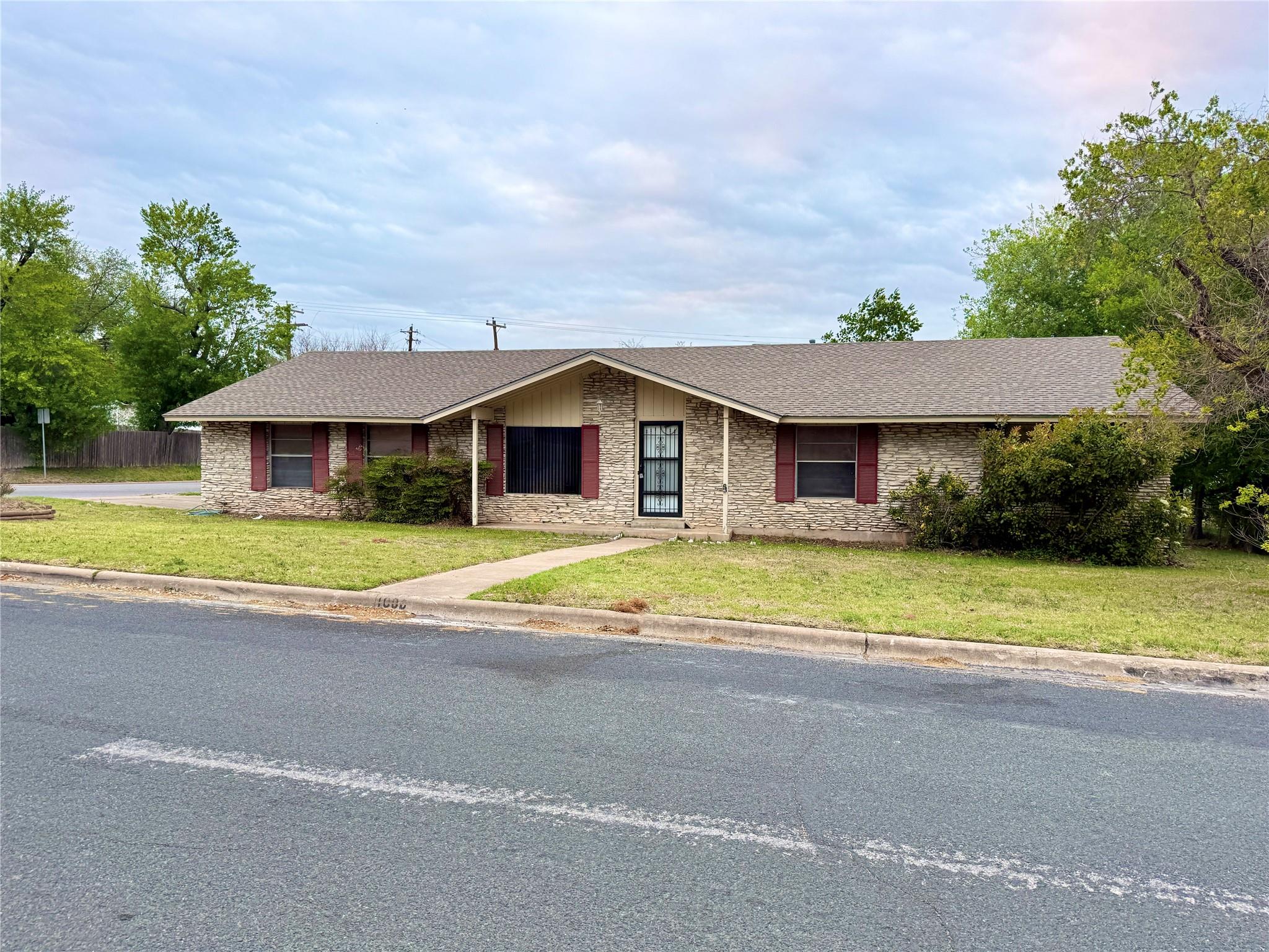 1000 Hollybluff Street Austin TX 78753