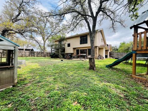 1904 N Hoover Avenue Cameron TX 76520