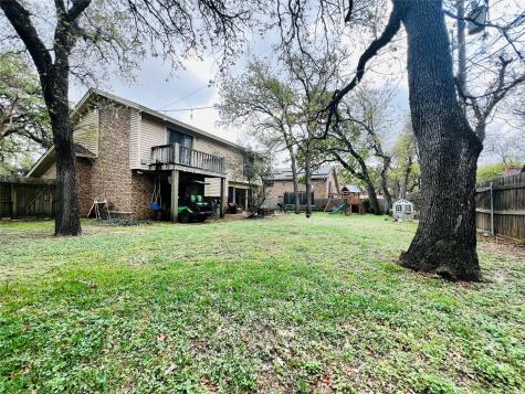 1904 N Hoover Avenue Cameron TX 76520