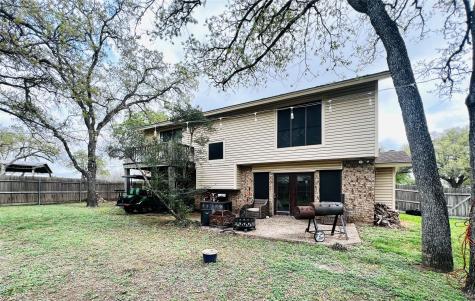 1904 N Hoover Avenue Cameron TX 76520