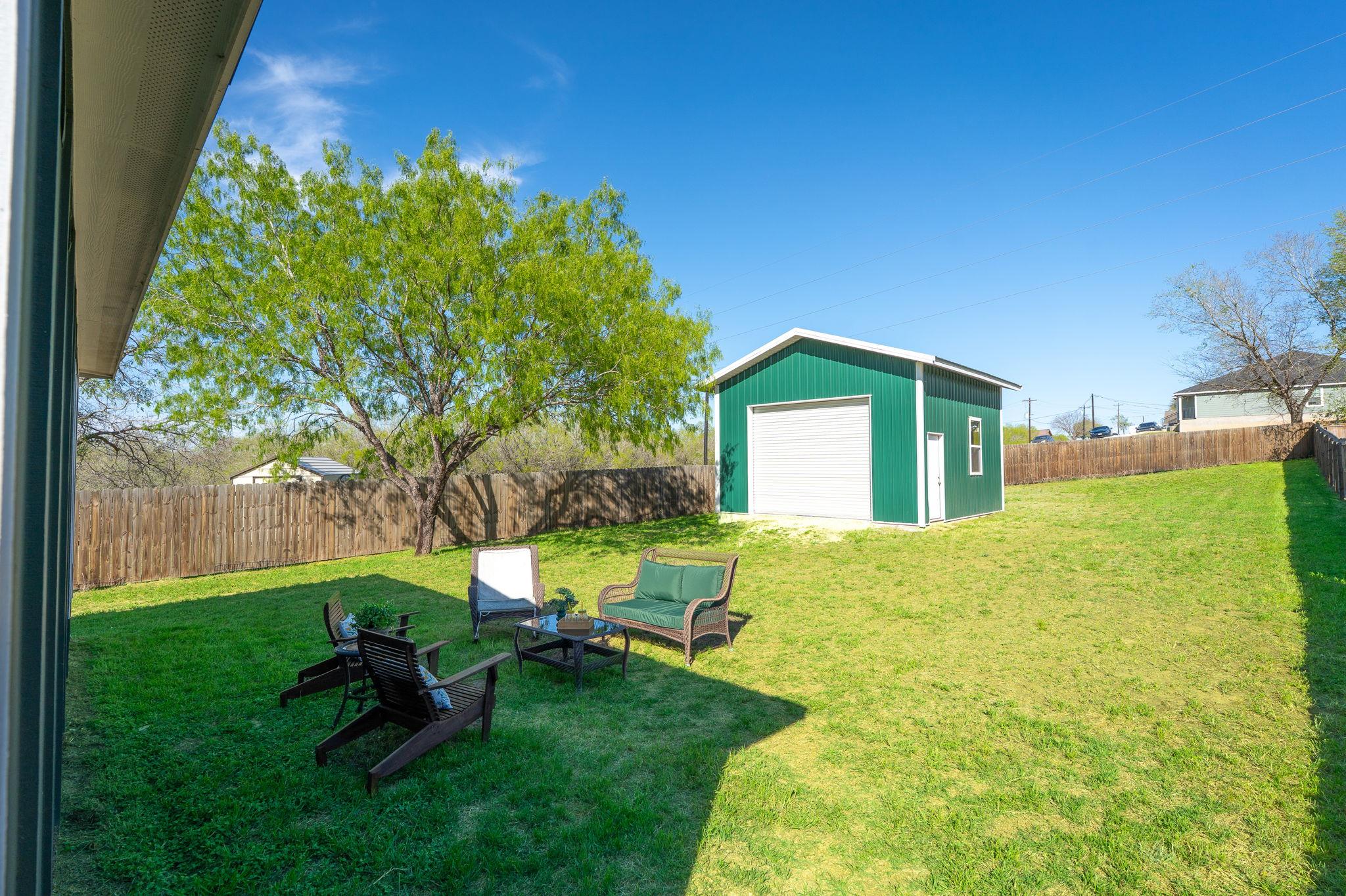 224 Spruce Avenue Luling TX 78648