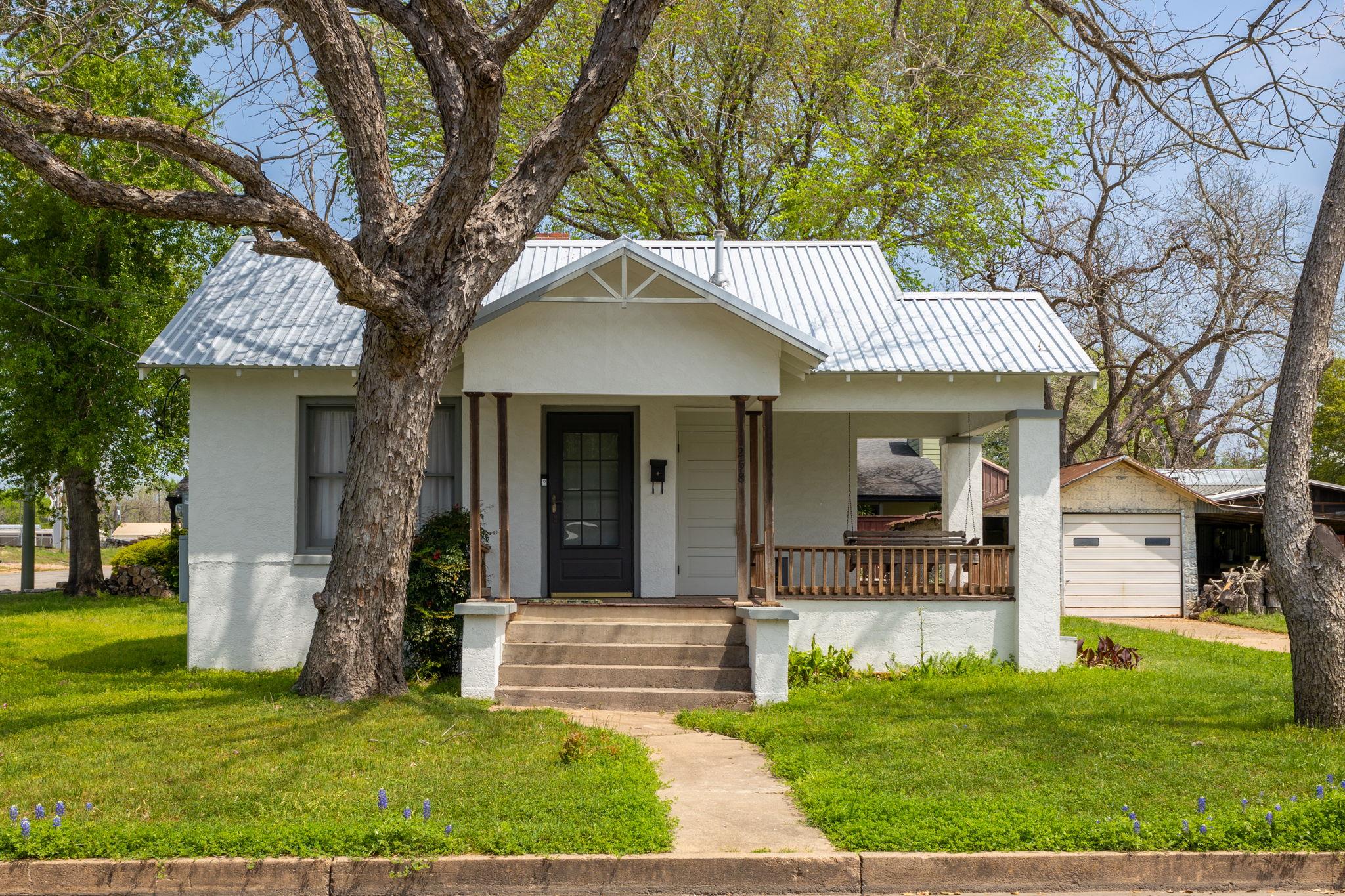 258 N Water Street La Grange TX 78945