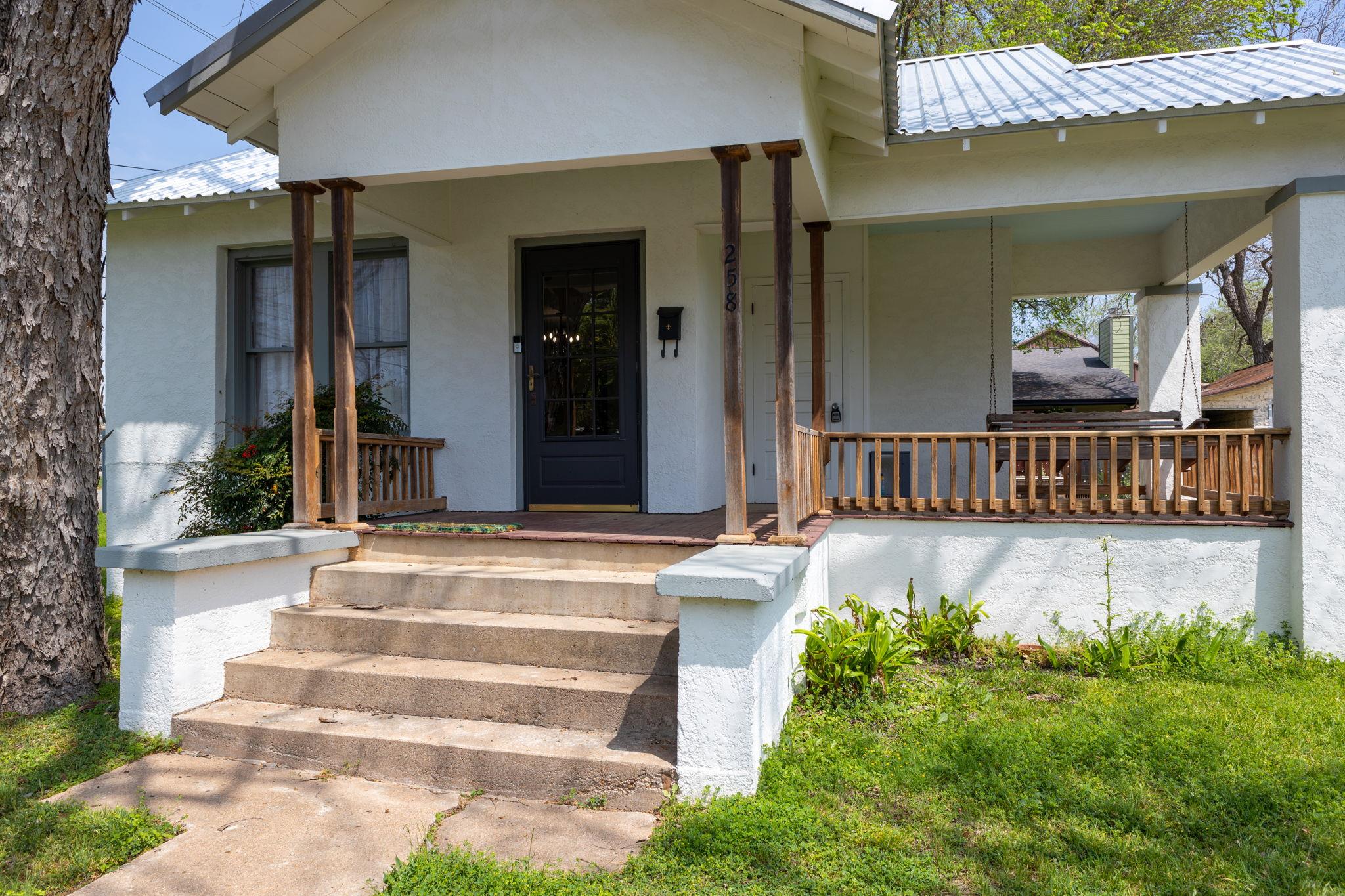 258 N Water Street La Grange TX 78945