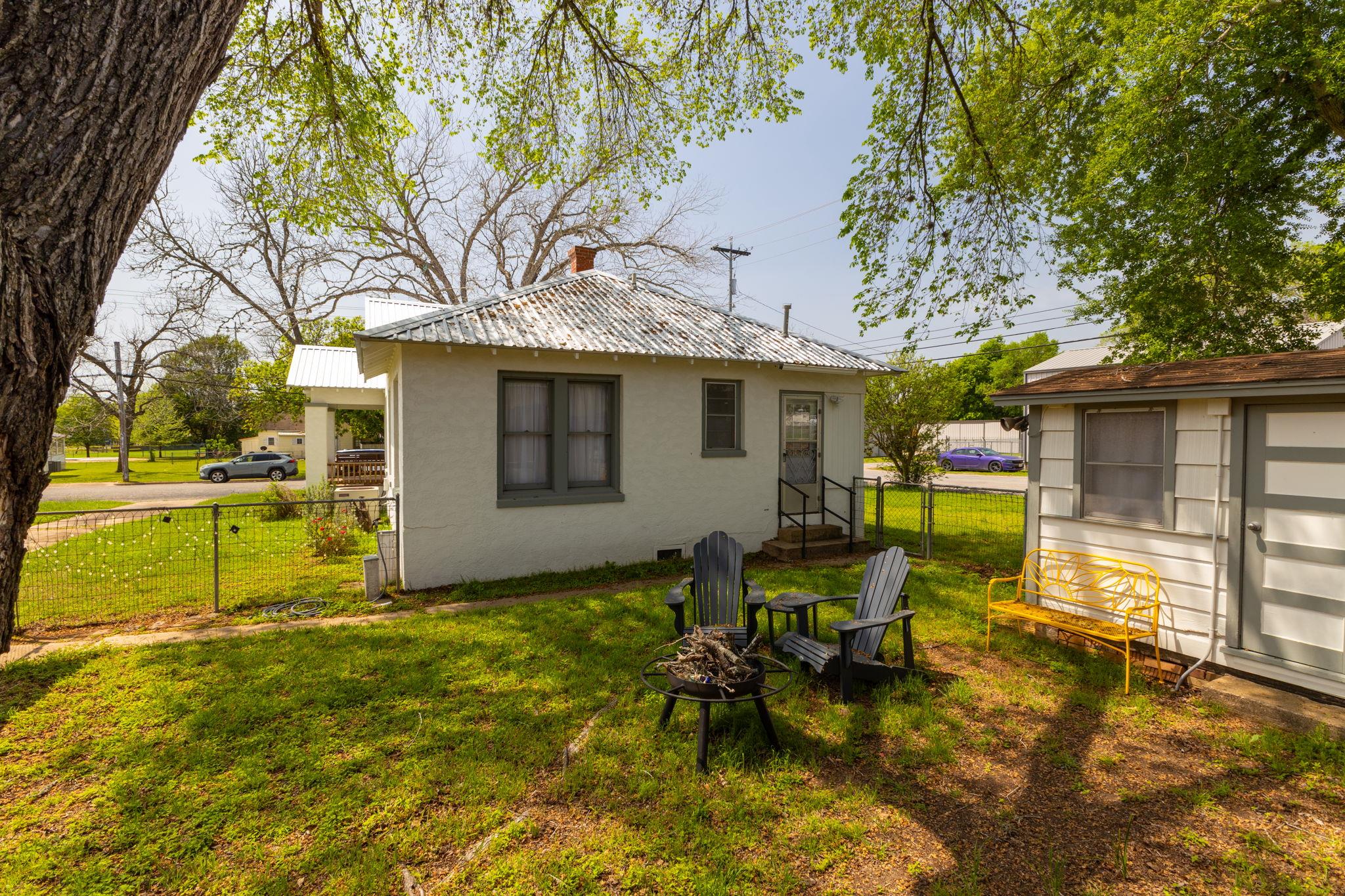 258 N Water Street La Grange TX 78945