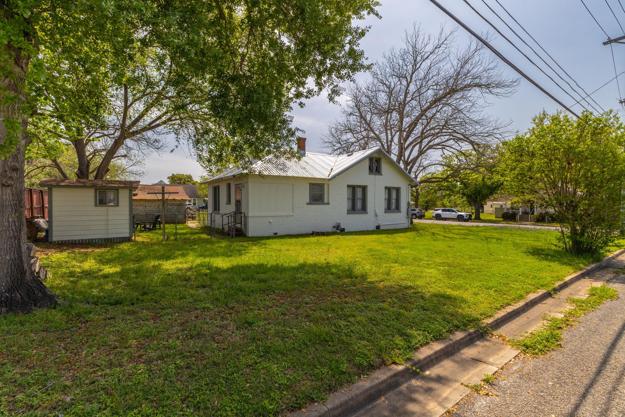 258 N Water Street La Grange TX 78945