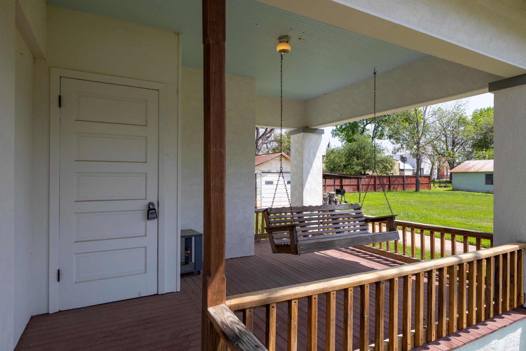 258 N Water Street La Grange TX 78945
