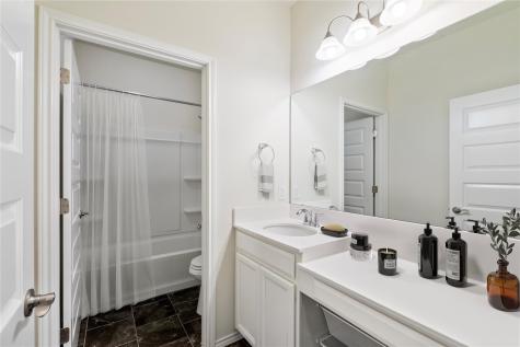 1001 Mccormick Cove Hutto TX 78634