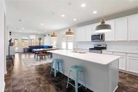 1001 Mccormick Cove Hutto TX 78634