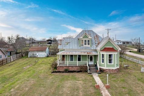 308 N Broad Street Coupland TX 78615