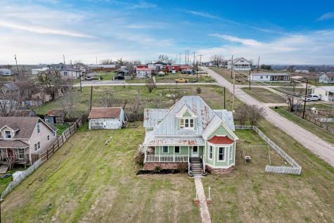 308 N Broad Street Coupland TX 78615