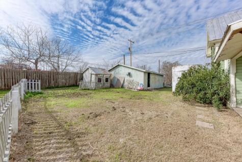 308 N Broad Street Coupland TX 78615