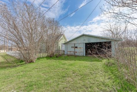 308 N Broad Street Coupland TX 78615